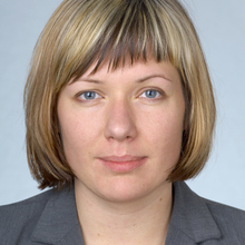 Анна Попова