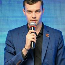 Максим Степанов