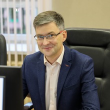 Евгений Шарапов