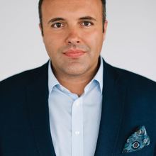 Александр Мустакерски