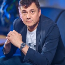 Олег Извеков