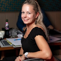 Елена Попова