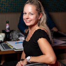 Елена Попова