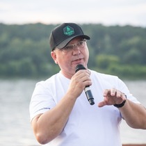 Олег Митрофанов