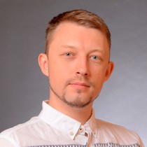 Евгений Неустроев